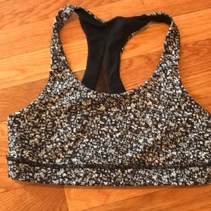 Lululemon sports bra